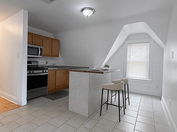 2nd image of 306 Arlington Ave Floor 3