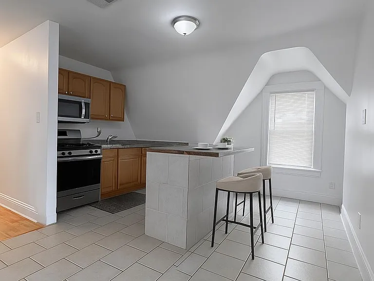 306 Arlington Ave #3 — Photo 2
