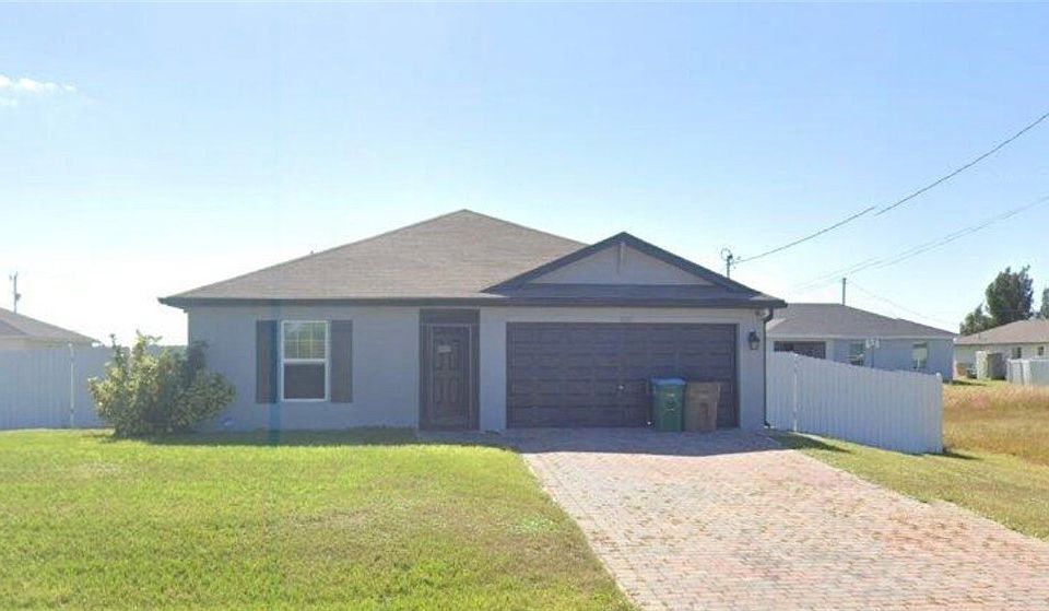 1st image of 1024 NE 44th St
