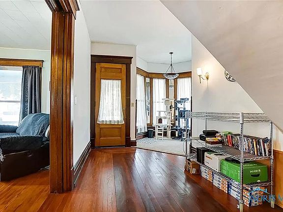 2nd image of 315 1/1 Center St