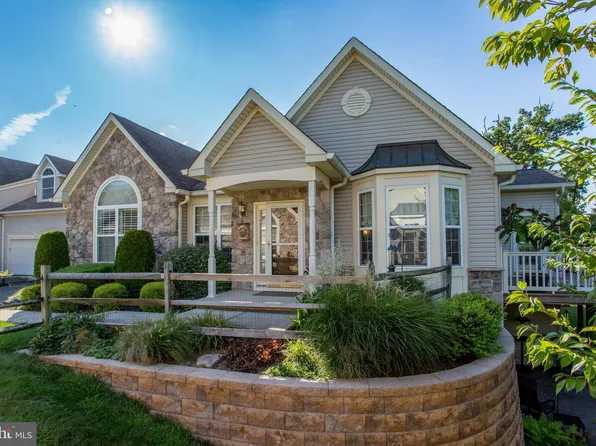 253 Fairway Dr #244, Warminster, PA 18974