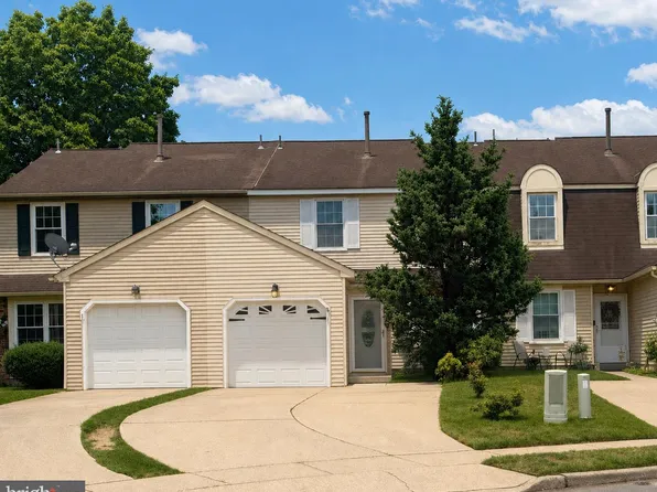 107 River Bank Dr, Roebling, NJ 08554
