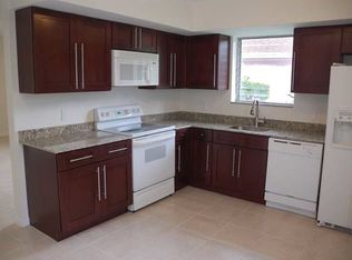 555 NE 131st St, North Miami, FL 33161