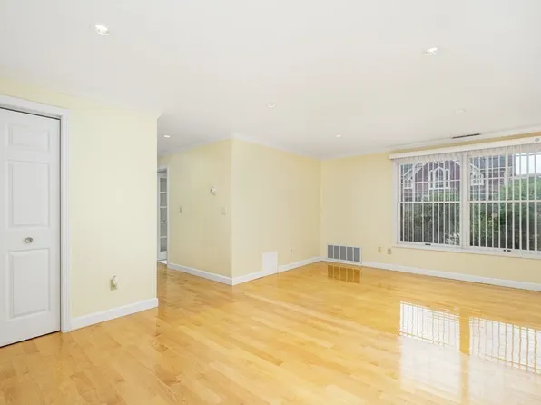 49 Washington St APT 2, Malden, MA 02148