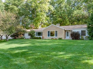 2715 Lake Chevy Chase Dr, Kalamazoo, MI 49008