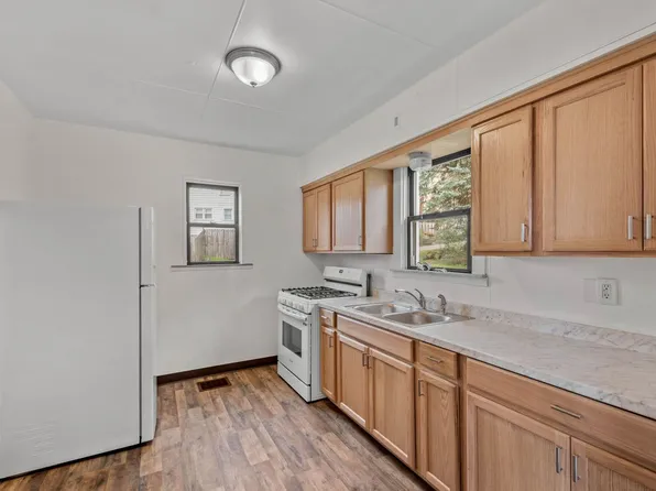 618 8th St, Pitcairn, PA 15140