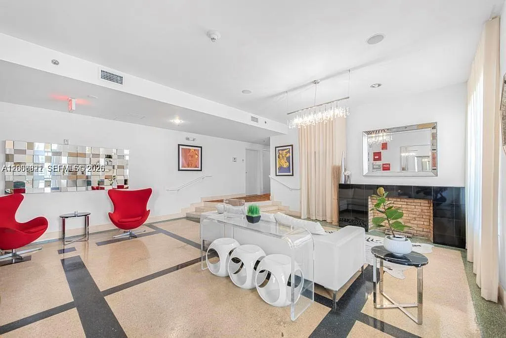 1300 Pennsylvania Condo — Photo 3