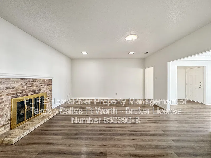 3 bed, 2.0 bath, 1825 sqft, $2,150 — Photo 4