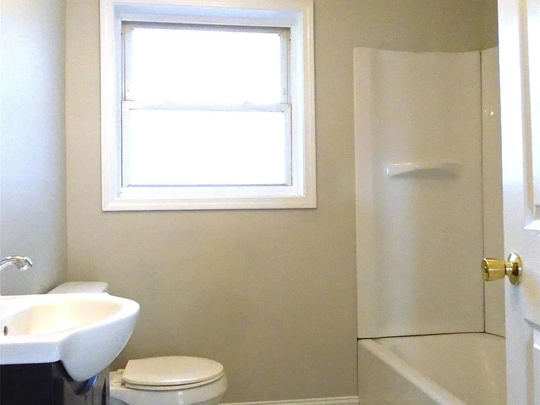 223 Dakota St — Photo 7
