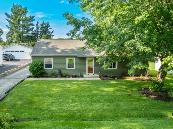 3210 Sunrise View St, McHenry, IL 60050