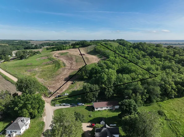 1426 Treece Rd, Wathena, KS 66090