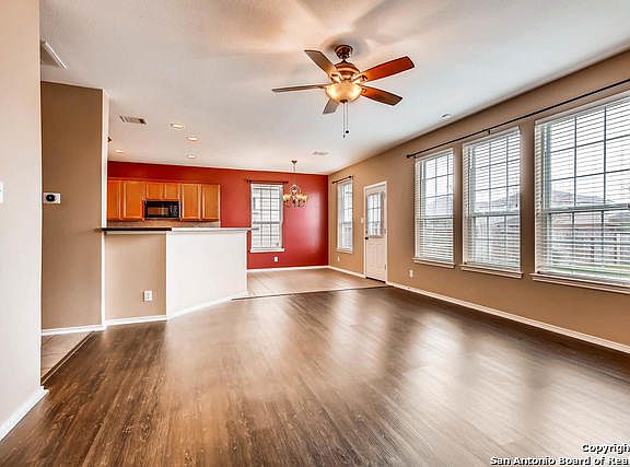 4th image of 145 Carmel Dr