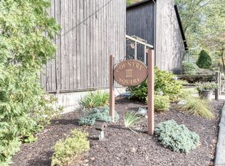 15L Country Squire Dr UNIT 15L, Cromwell, CT 06416