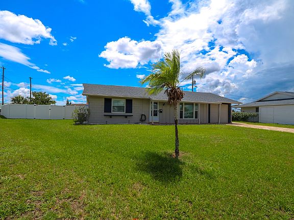3rd image of 1204 Harkness Way
