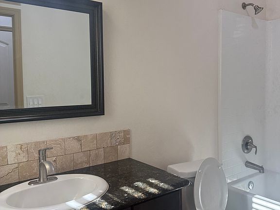 4th image of 876 Clora Ann Ave