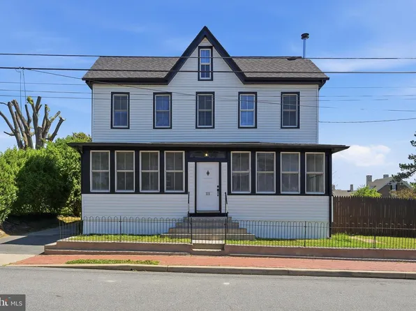 111 Main St, Saint Georges, DE 19733
