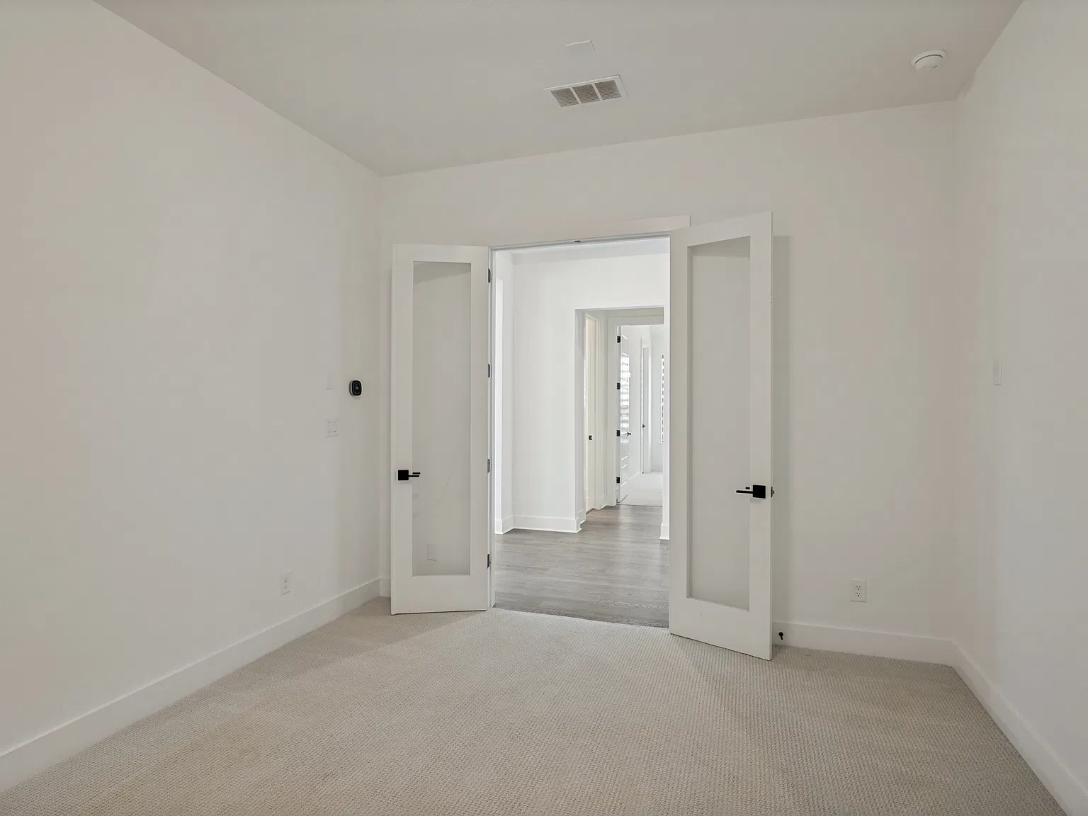 4 bed, 3.5 bath, 3008 sqft, $4,500 — Photo 3