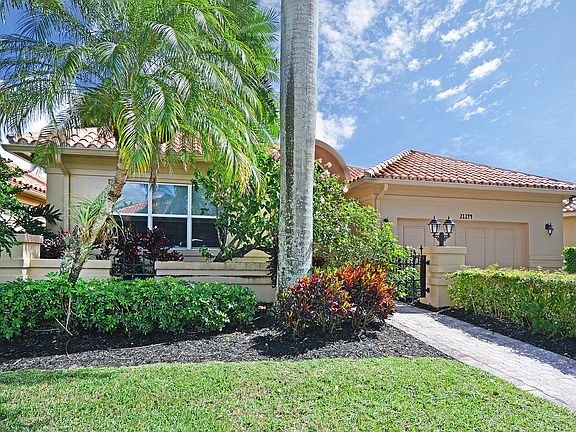 Home For Sale In Boca Grove