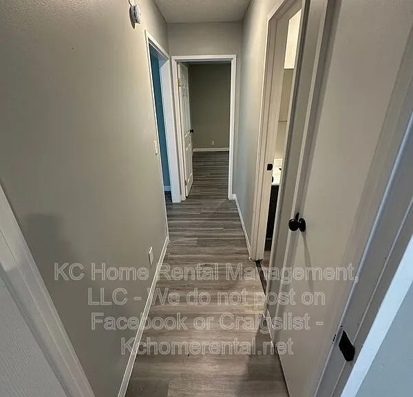 1615 Jackson Ave — Photo 20