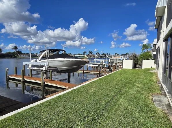 205 S Banana River Blvd APT 202, Cocoa Beach, FL 32931