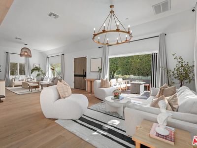 1155 S Rimpau Blvd, Los Angeles, CA, 90019