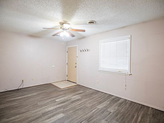 3rd image of 405 Se 4th Street