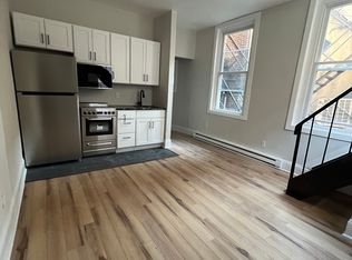 939 Spruce St APT 2R, Philadelphia, PA 19107