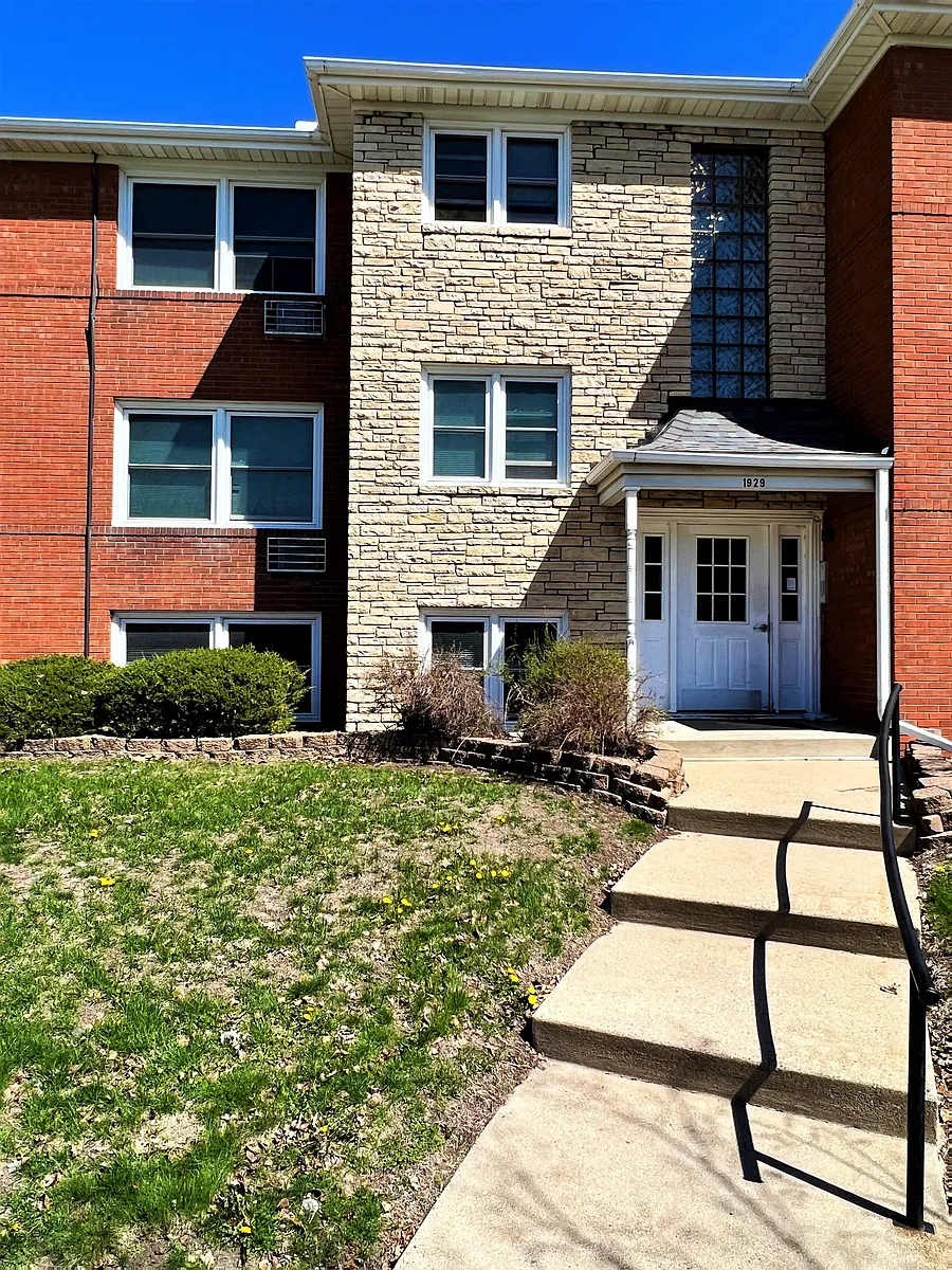 Building Photo - Village Apts (1929)