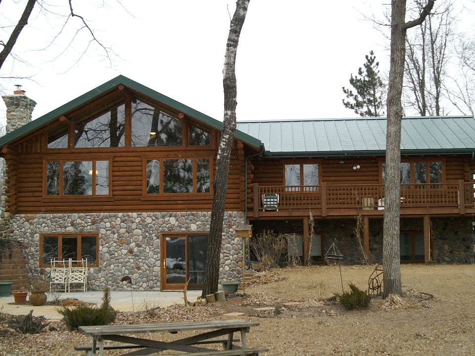 Gorgeous Northwoods Log Home