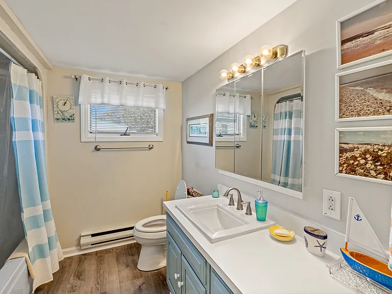 79 Pine Neck Ave — Photo 9