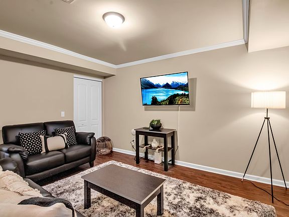 3rd image of 2209 Sweet Home Rd #37