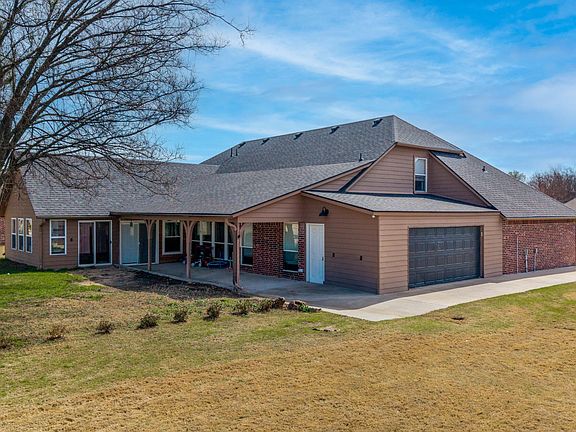 3rd image of 6026 Lake Breeze Rd