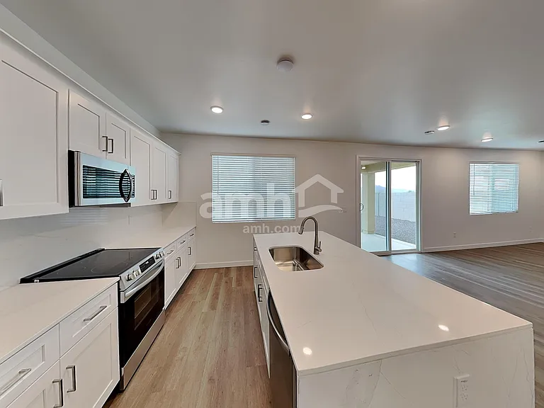 4540 S 98th Ln — Photo 3
