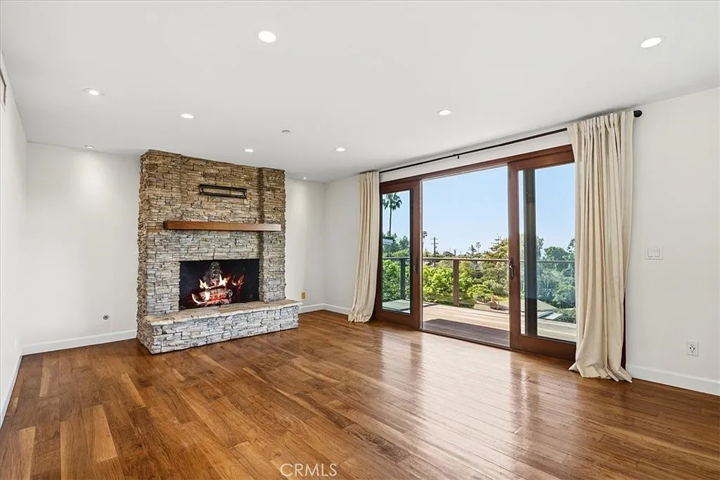 Building Photo - 756 Bluebird Canyon Dr