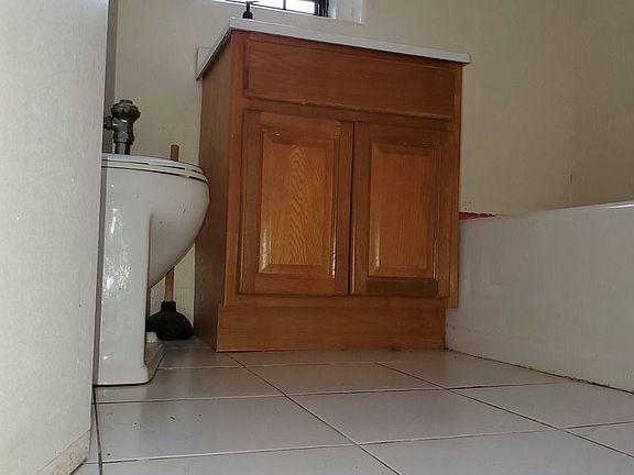 3rd image of 78 Hawthorne St APT 4B