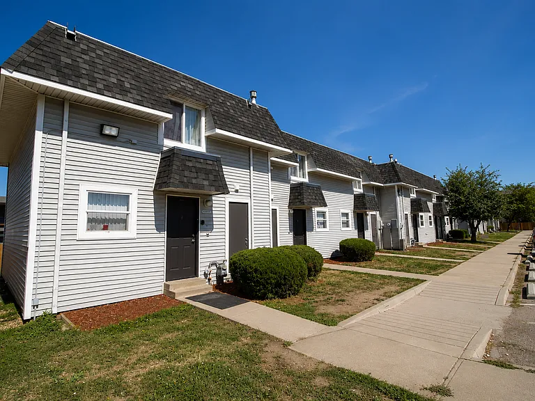 Montview Heights — Photo 10