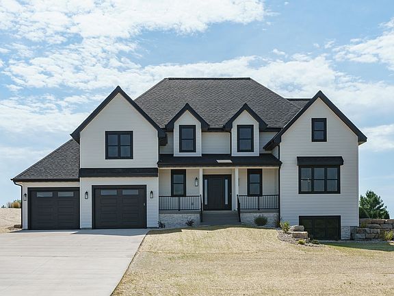2nd image of 7184 Pfeil Bend Road