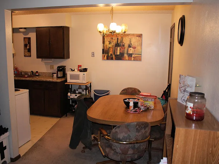 1209 Ravenwood Rd — Photo 2