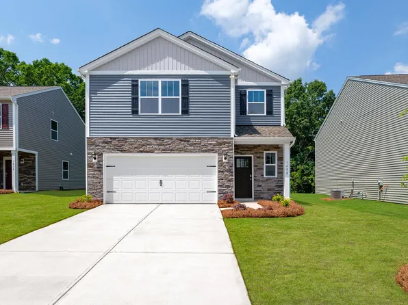 1406 5th Street Dr NE, Hickory, NC 28601