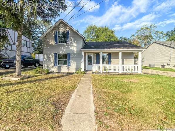 405 Lincoln St, Fenton, MI 48430