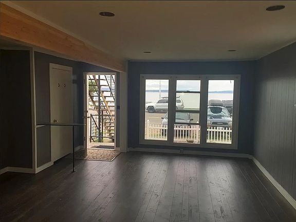 4th image of 2132 Alki Ave SW APT B