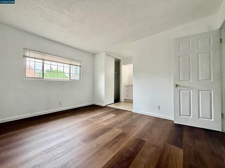 15 Lena Dr — Photo 9