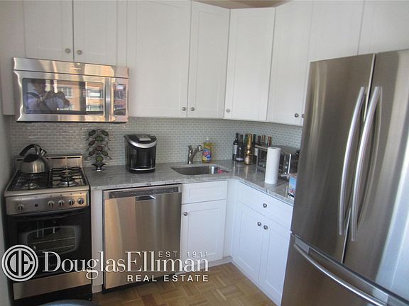 5th image of 200 E 61st St APT 9F