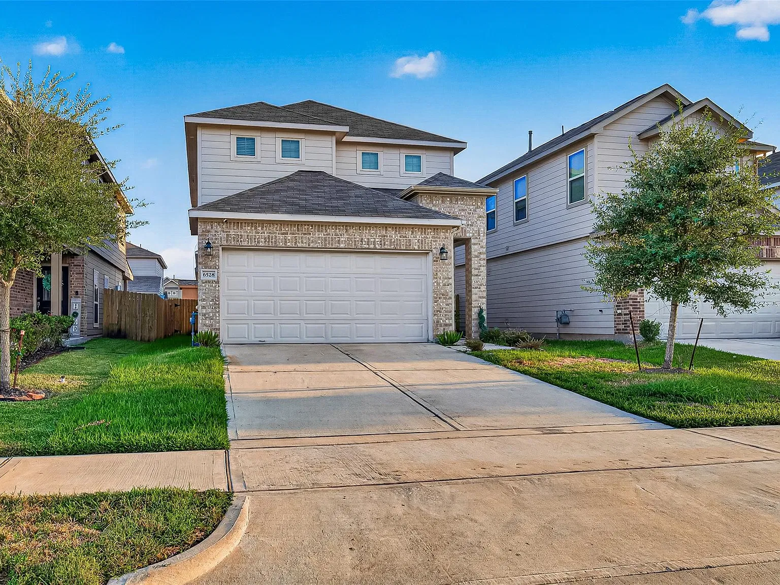 3 bed, 2.5 bath, 1936 sqft, $2,050 — Photo 4