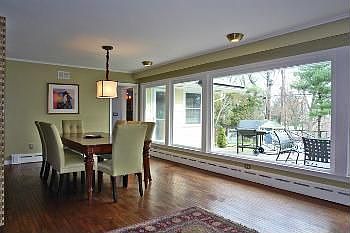 4th image of 194 Crestwood Dr