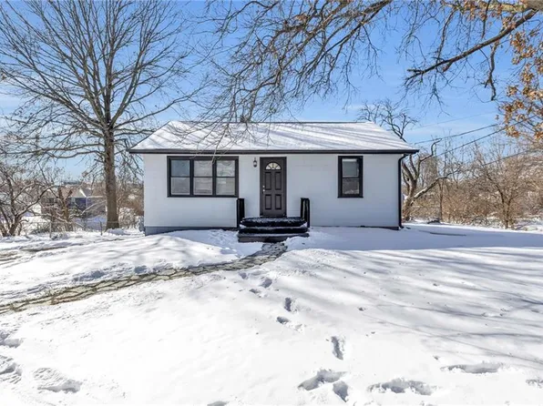 5040 N Beacon Ave, Kansas City, MO 64119