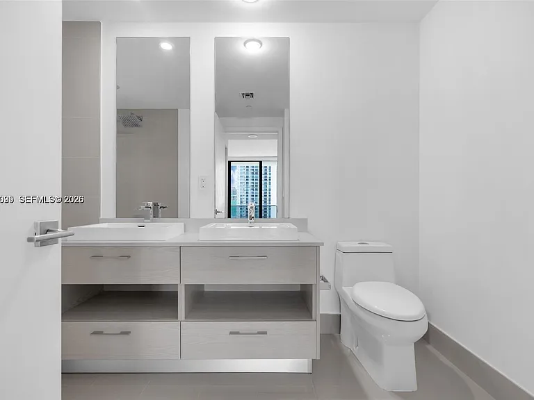 45 SW 9th St #2204 — Photo 9