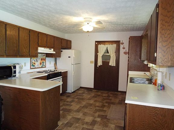 4th image of 1218 Tuckaleechee Trl