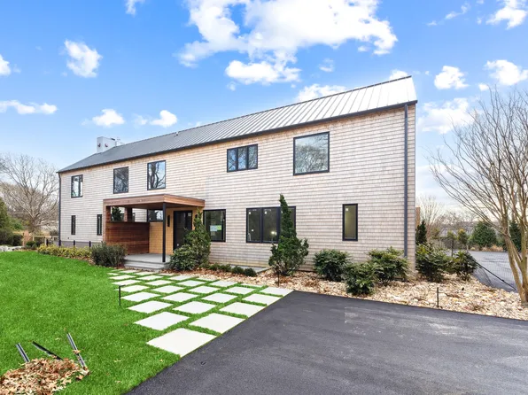 19 Cleveland Dr, Montauk, NY 11954