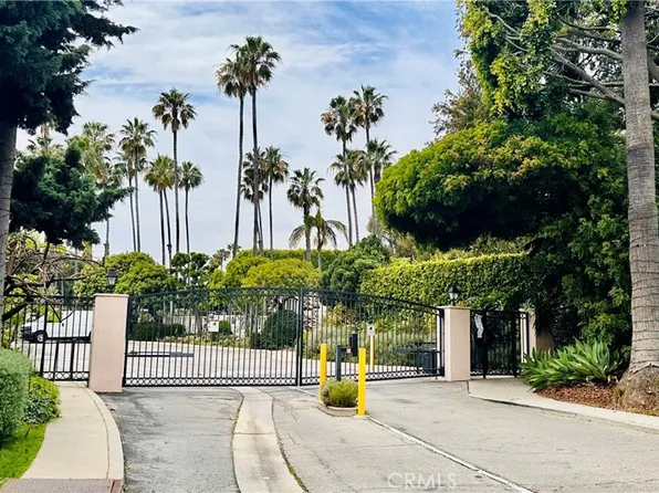 239 S Barrington Ave APT F8, Los Angeles, CA 90049